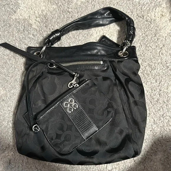 FIRM! EUC 2 Piece Coach Parker OP Art Shoulder Bag & Wristlet - Picture 2 of 10